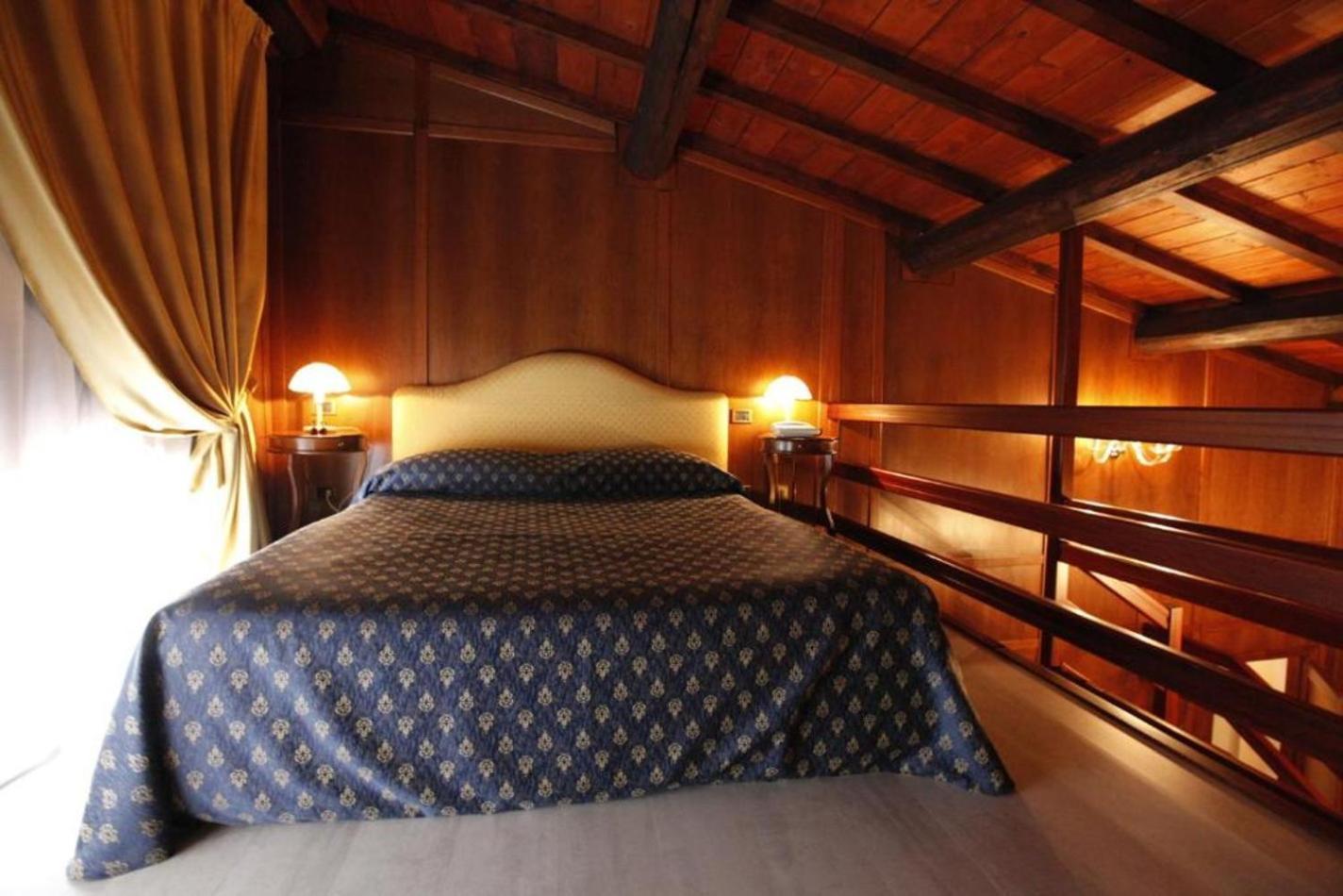 Residence Villa La Fornacina 瓦尔达诺的因奇萨 外观 照片