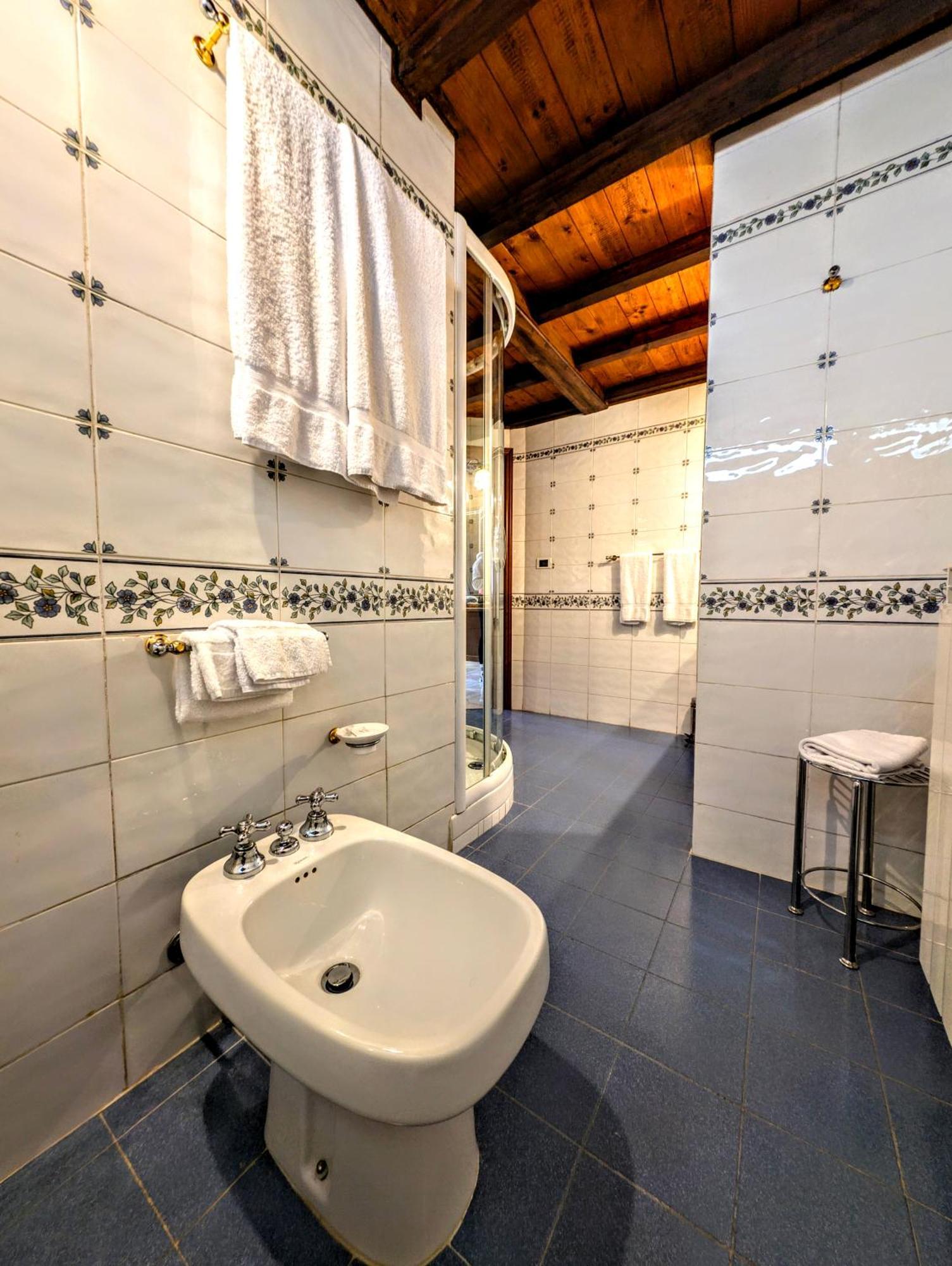Residence Villa La Fornacina 瓦尔达诺的因奇萨 外观 照片