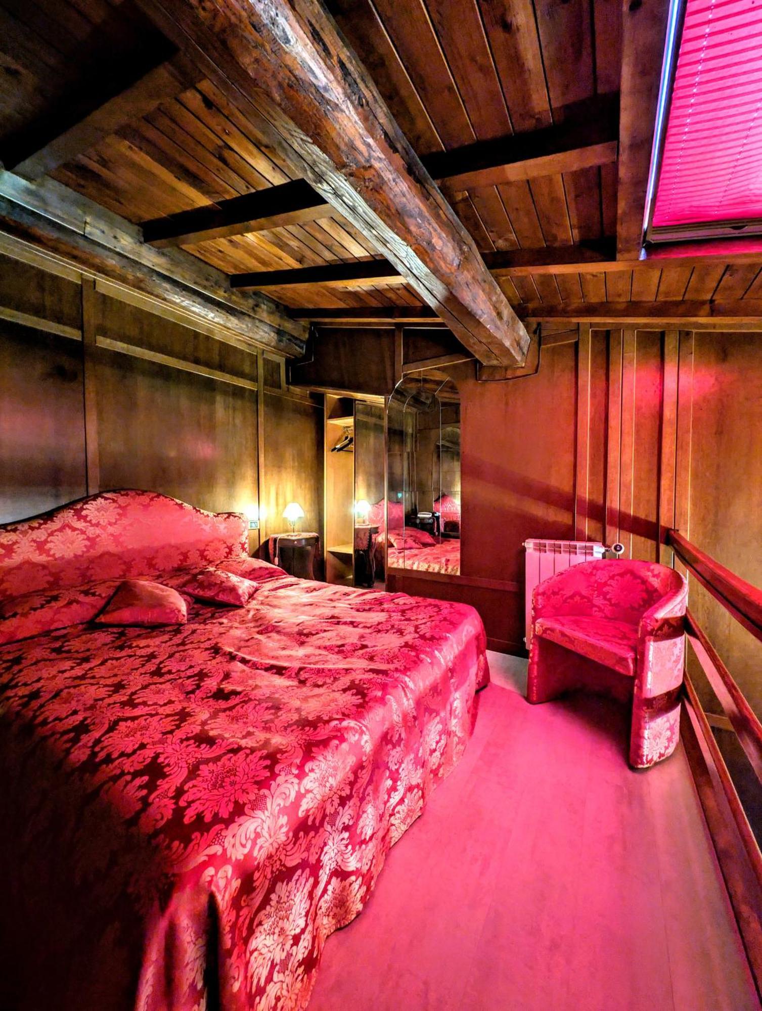 Residence Villa La Fornacina 瓦尔达诺的因奇萨 外观 照片