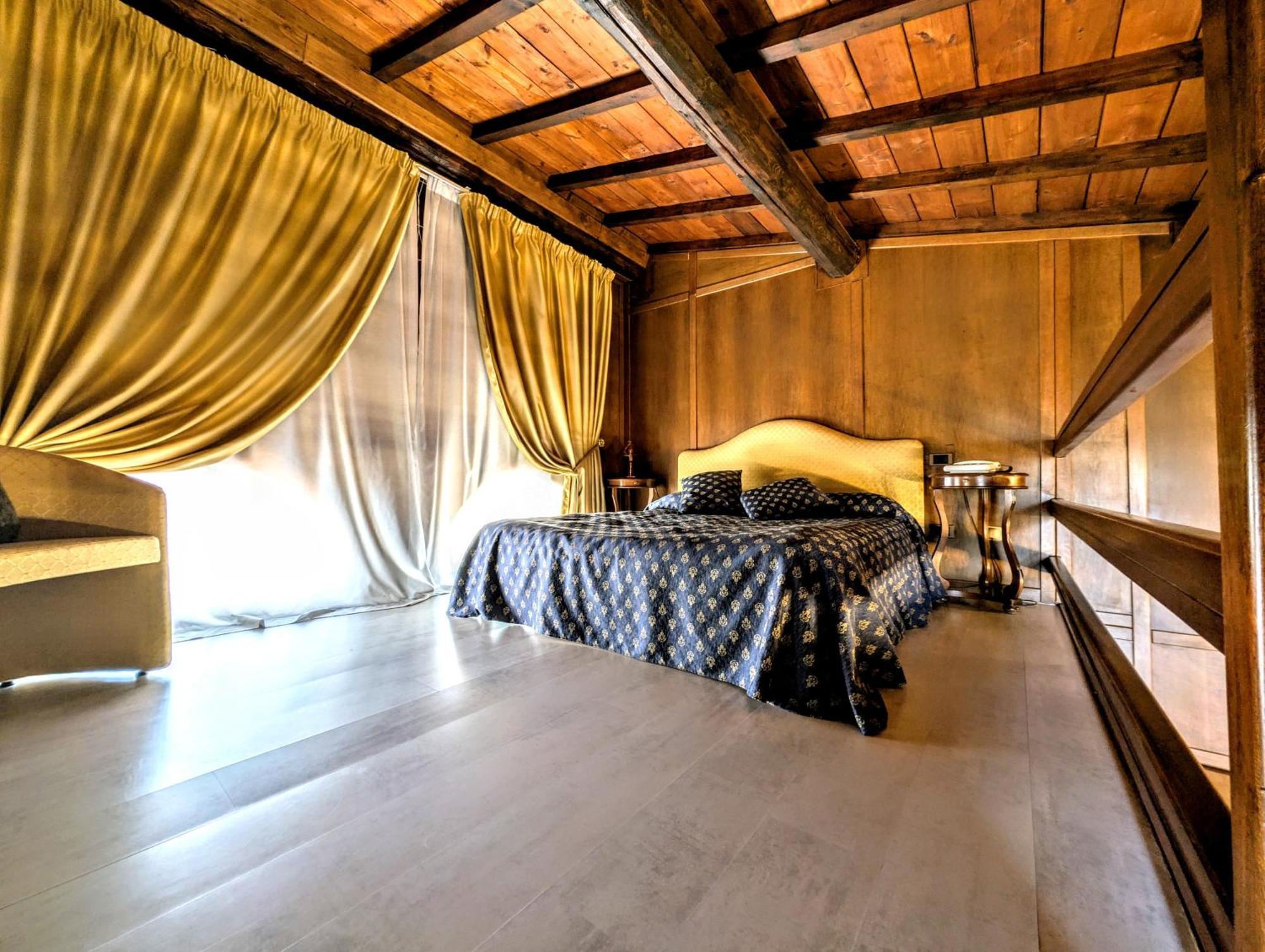 Residence Villa La Fornacina 瓦尔达诺的因奇萨 外观 照片