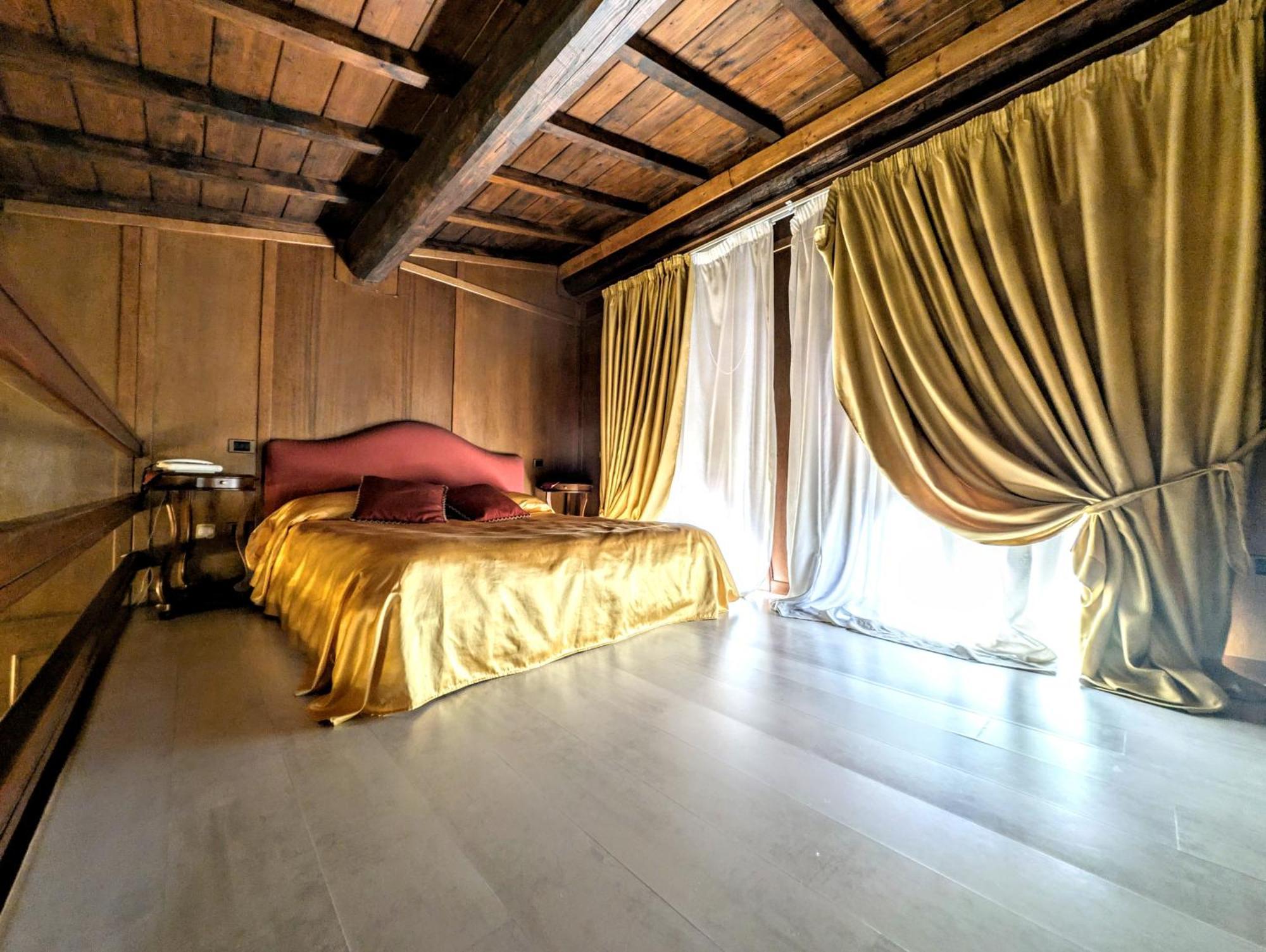 Residence Villa La Fornacina 瓦尔达诺的因奇萨 外观 照片