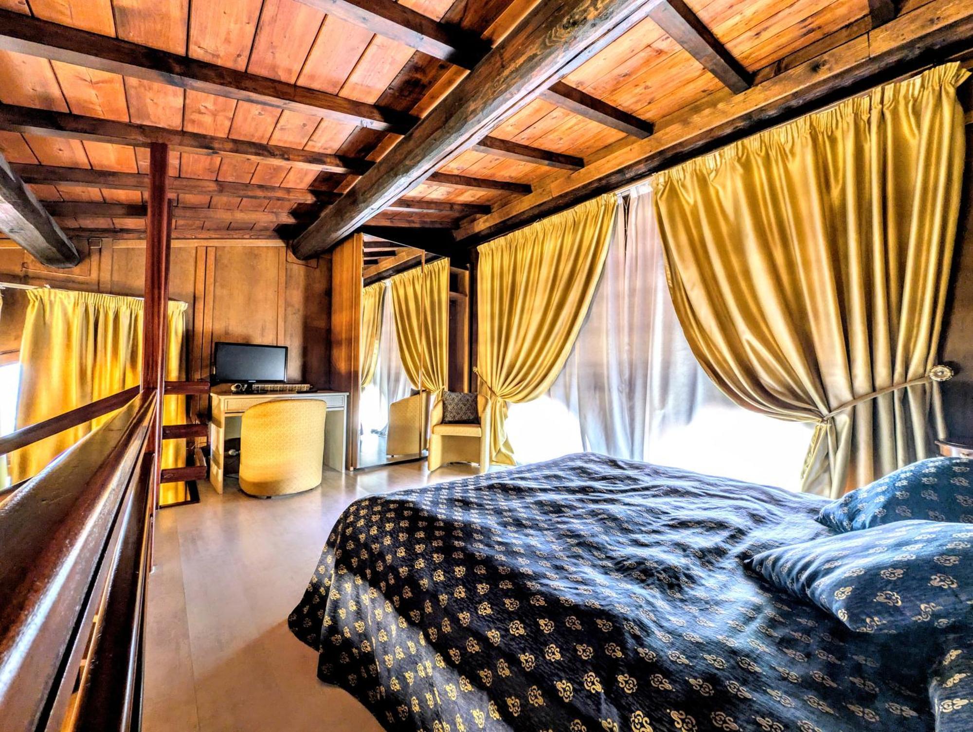 Residence Villa La Fornacina 瓦尔达诺的因奇萨 外观 照片